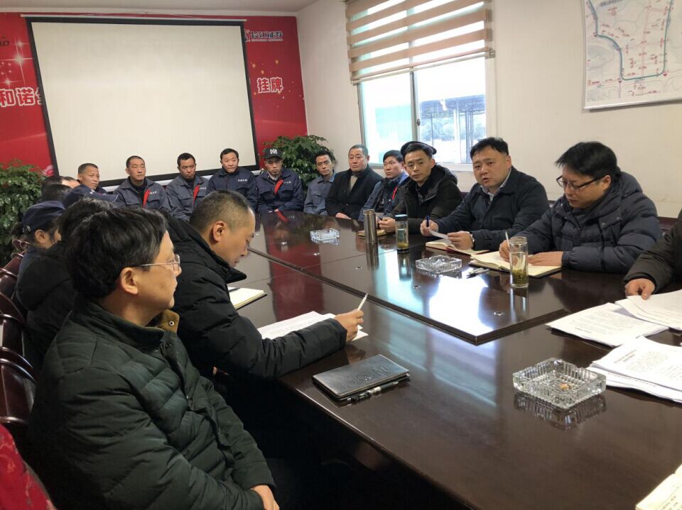 Unternehmen führt Sicherheitsschulungen durch